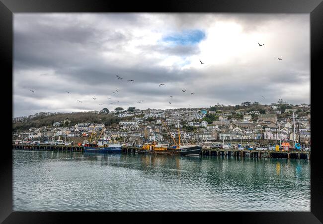 Newlyn harbour, fishing boats Framed Print by kathy white