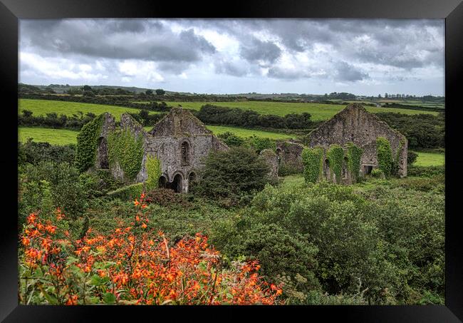 Old tin mines engine house Cornwall Framed Print by kathy white