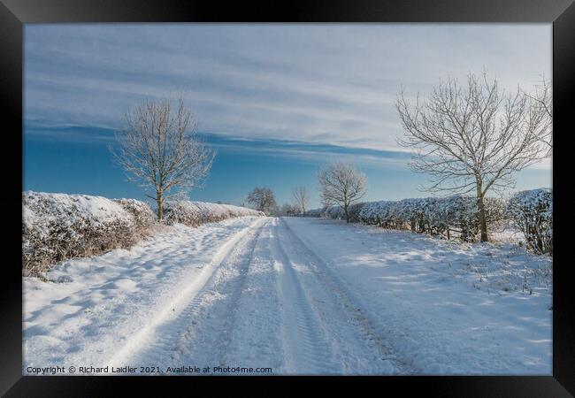 Van Farm Lane in Snow (2) Framed Print by Richard Laidler