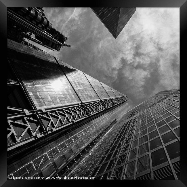 Sunlight on the Leadenhall Building  Framed Print by mark Smith