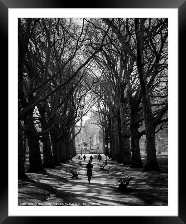 green park Framed Mounted Print by mark Smith