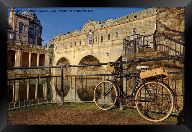 The old Bicycle and Pulteney Bridge Framed Print by Duncan Savidge