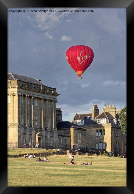 Hot Air Balloon passing no 1 the Royal crescent  Framed Print by Duncan Savidge
