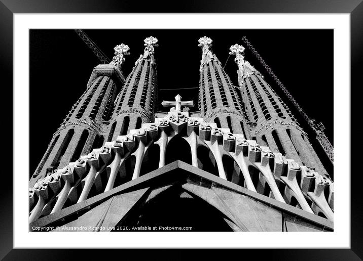 La Sagrada familia - Barcelona Framed Mounted Print by Alessandro Ricardo Uva