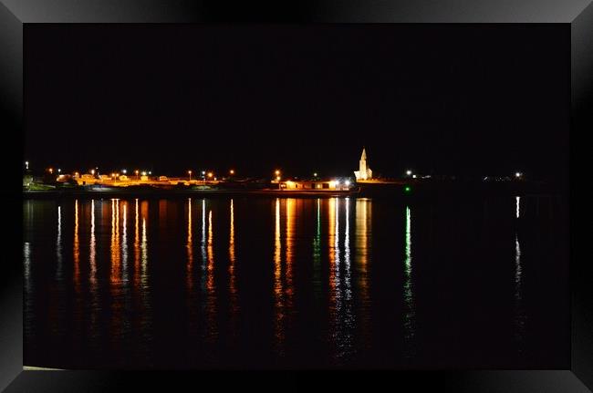 Newbiggin bay reflections Framed Print by Richard Dixon