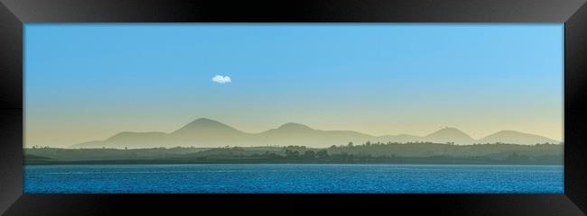 The Mourne mountains Framed Print by gary telford
