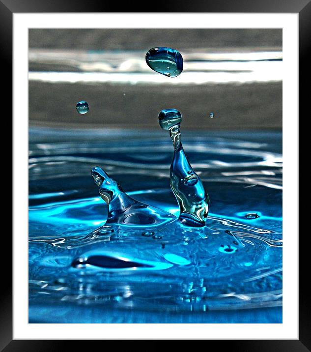 Split sceond water droplet Framed Mounted Print by Martin Smith