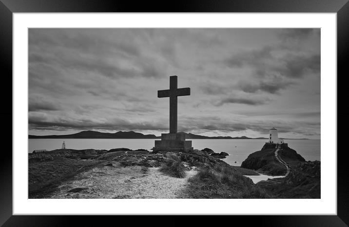 St Dwynwens Cross, Ynys Llandwyn on Anglesey Framed Mounted Print by Kevin Smith