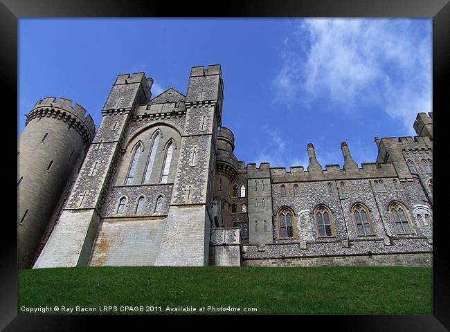 ARUNDEL CASTLE,SUSSEX Framed Print by Ray Bacon LRPS CPAGB