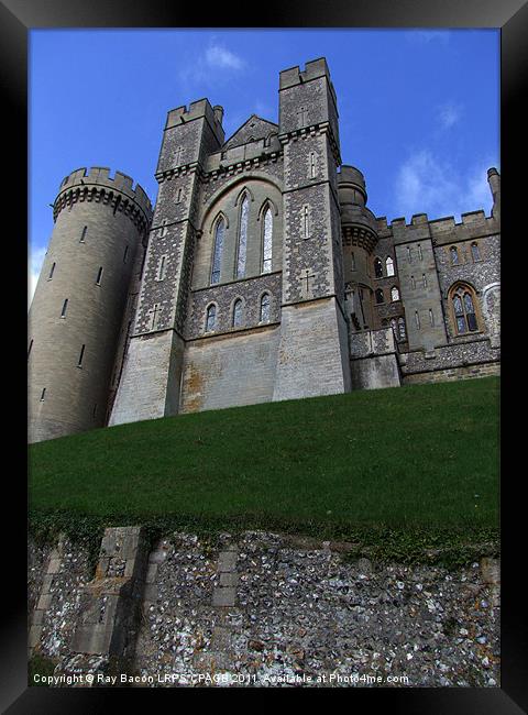 ARUNDEL CASTLE,SUSSEX Framed Print by Ray Bacon LRPS CPAGB