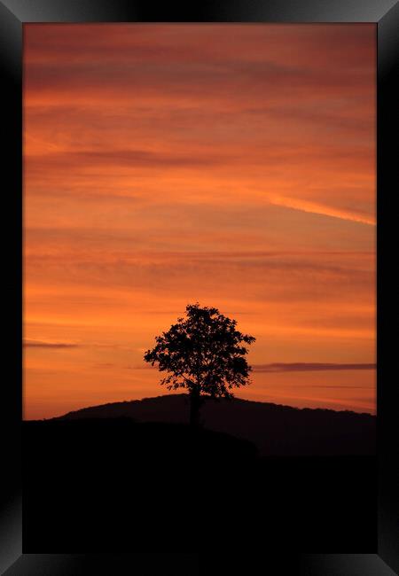 Cotswold sunset Framed Print by Simon Johnson