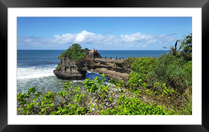 Pura Batu Bolong in Bali, Indonesia Framed Mounted Print by Yann Tang