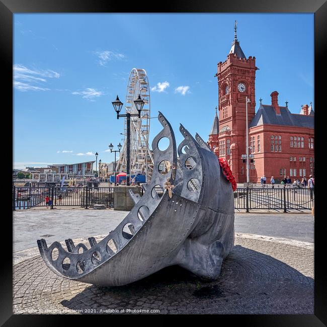 Merchant Seafarers War Memorial Sculpture, Cardiff Framed Print by Gordon Maclaren