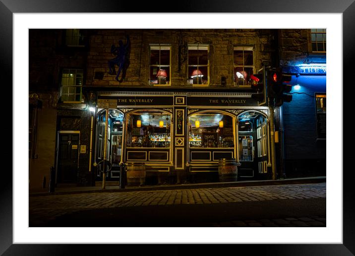 Waverley Bar, Edinburgh  Framed Mounted Print by Steven Lennie