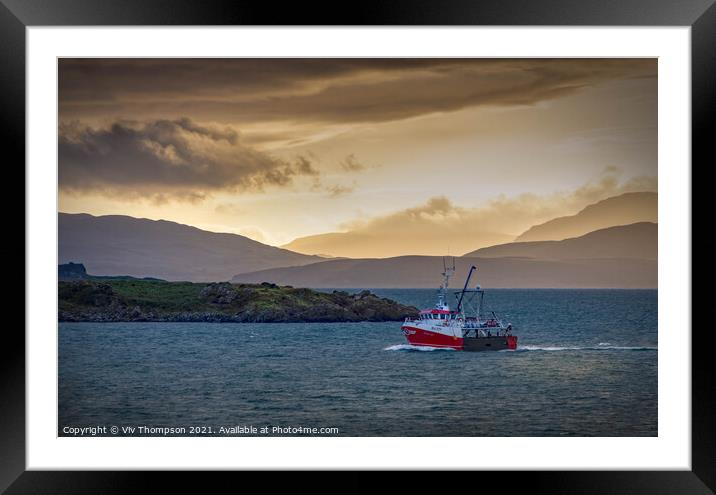 Homeward Bound Framed Mounted Print by Viv Thompson