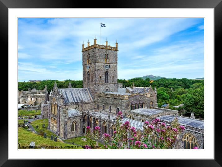 St David's Pembrokeshire Framed Mounted Print by Rick Lindley