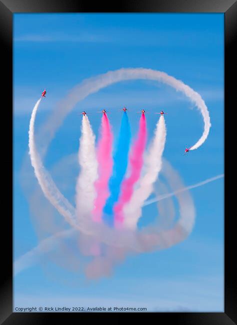 The Red Arrows Framed Print by Rick Lindley