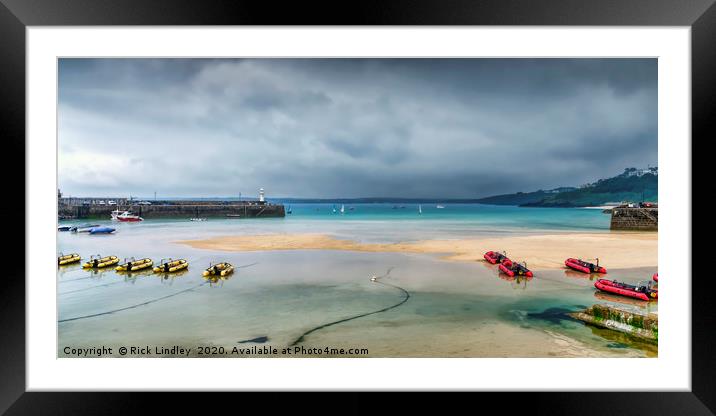 St Ives Harbour Framed Mounted Print by Rick Lindley