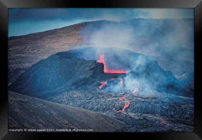 Iceland  Volcano 2021 Framed Print by simon cowan