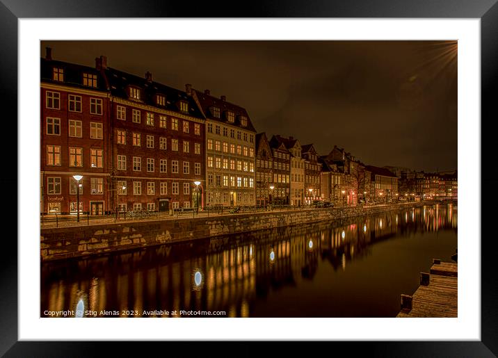 street lamps reflecting in the frederikholms kanal at night Framed Mounted Print by Stig Alenäs