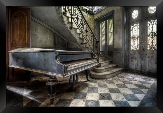 Villa of the Piano Player Framed Print by Roman Robroek