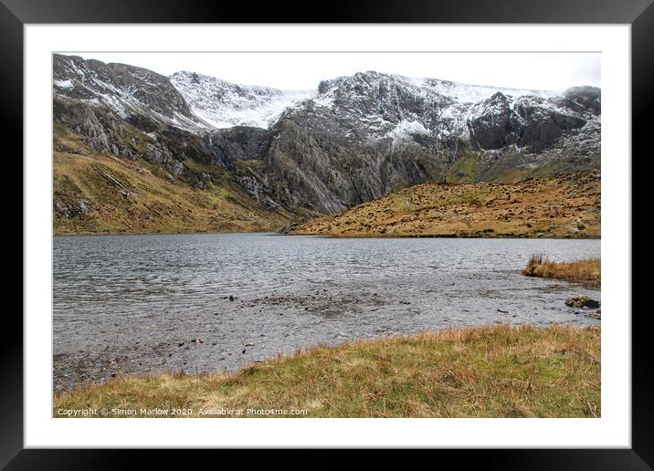 Llyn Idwal lake in Snowdonia National Park, Wales Framed Mounted Print by Simon Marlow