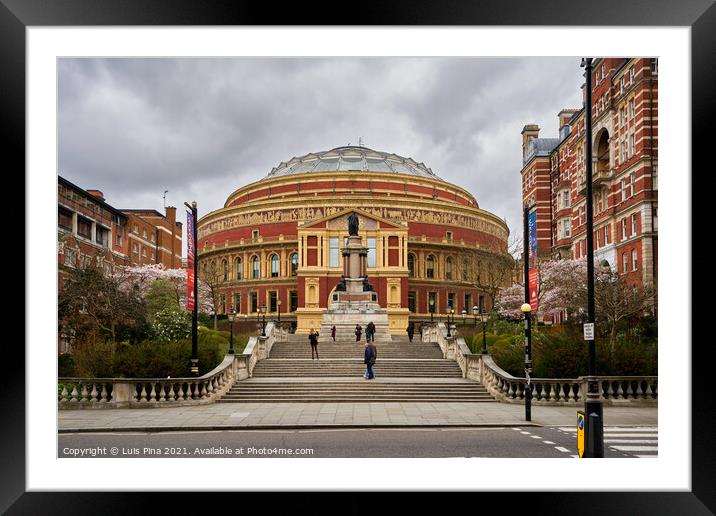 Royal albert concert hall in London, England Framed Mounted Print by Luis Pina