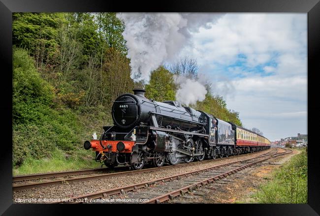 North Yorkshire moors train leaving right on time Framed Print by Richard Perks