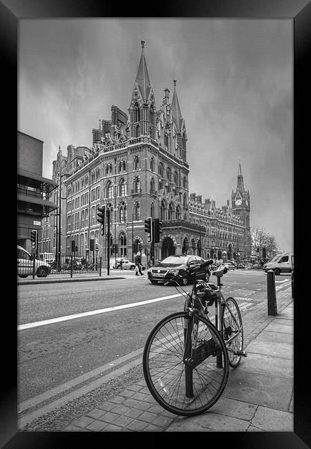 St Pancras Station BW Framed Print by David French