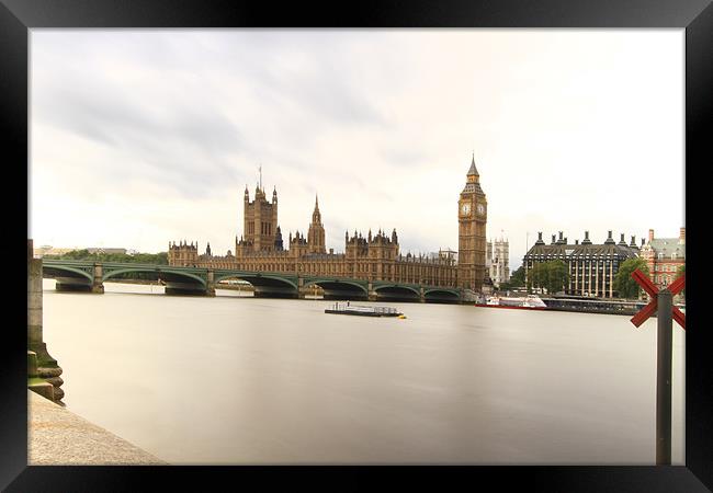 Big Ben and the houses of Parliament Framed Print by David French