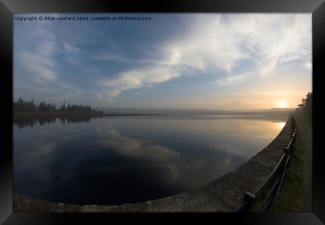 Super wide angle sunset at redmires reservoirs, fish eye perspective Framed Print by Rhys Leonard