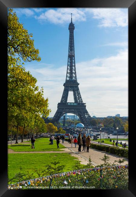 Padlocks in Trocadero gardens Framed Print by Vicente Sargues