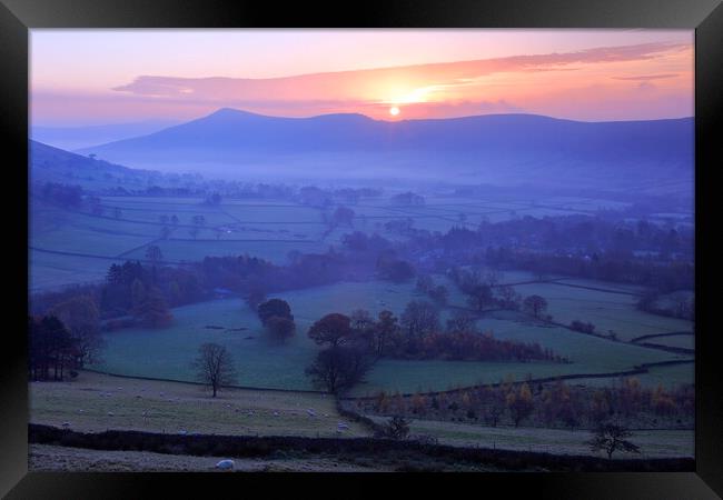 Sunrise over the great ridge in the peak district Framed Print by MIKE HUTTON