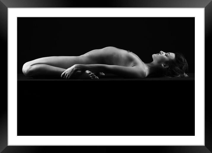 young woman nude art photography naked on black and white Framed Mounted Print by Alessandro Della Torre