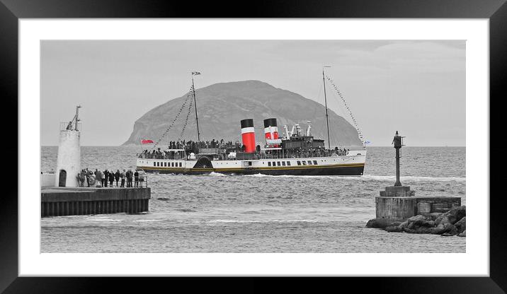 Waverley paddle steamer leaving Girvan, South Ayrshire Framed Mounted Print by Allan Durward Photography