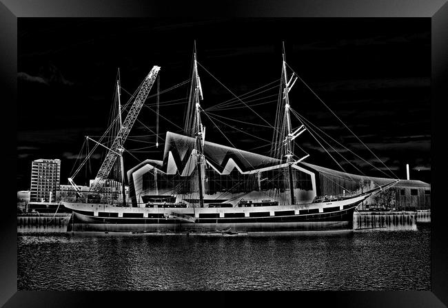 Tall ship Glenlee on the River Clyde, Glasgow. Framed Print by Allan Durward Photography