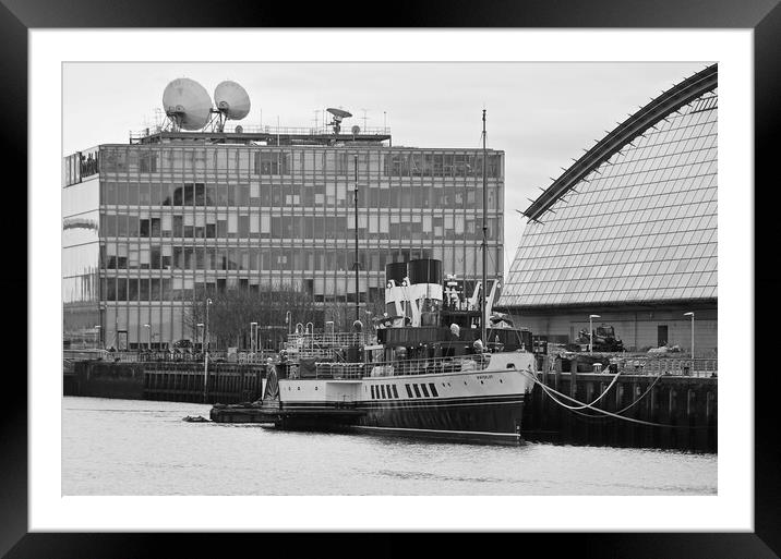 Waverley paddle steamer berthed in Glasgow. Framed Mounted Print by Allan Durward Photography