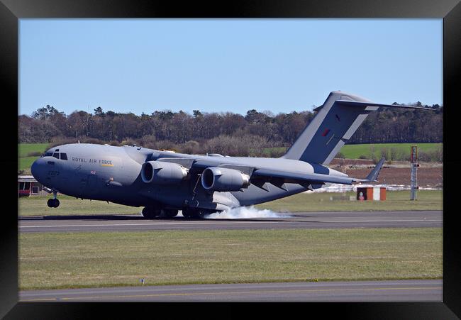 RAF C-17A landing at Prestwick Framed Print by Allan Durward Photography