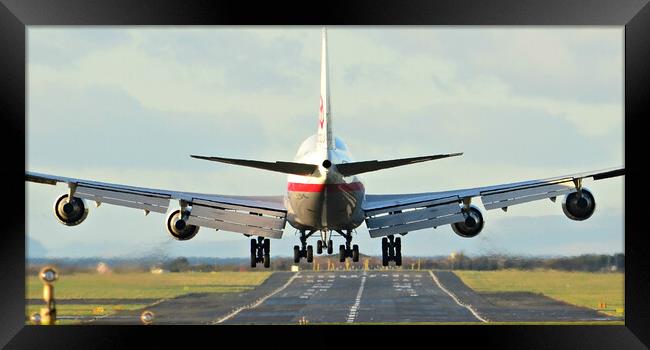 Boeing 747-400 landing Framed Print by Allan Durward Photography