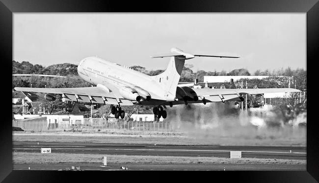 Royal Air Force VC-10 blasting off Framed Print by Allan Durward Photography