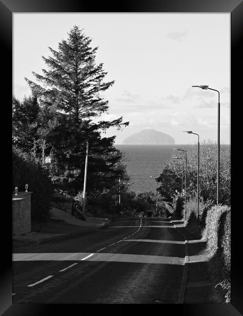 Dunure, Ayrshire. Coast road with a view Framed Print by Allan Durward Photography