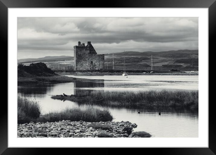 Lochranza Castle, Arran Framed Mounted Print by Gavin Liddle