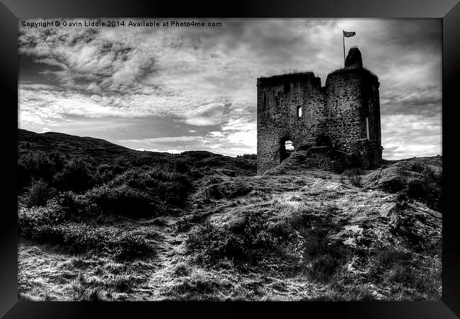  Tarbert Castle Framed Print by Gavin Liddle