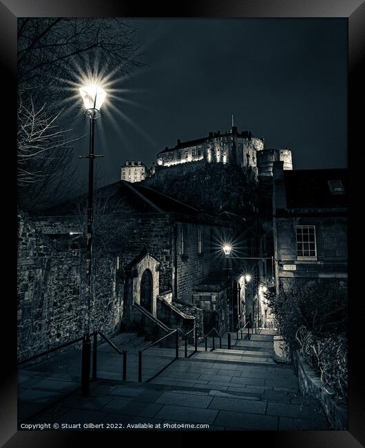 Edinburgh Castle from The Vennel Framed Print by Stuart Gilbert