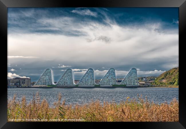 The wave boelgen iconic modern apartments in Vejle, Denmark Framed Print by Frank Bach