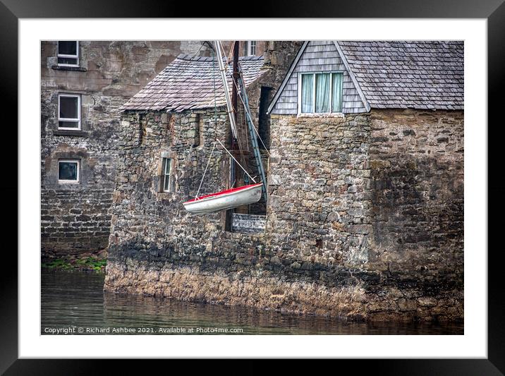 Red Shetland boats Framed Mounted Print by Richard Ashbee