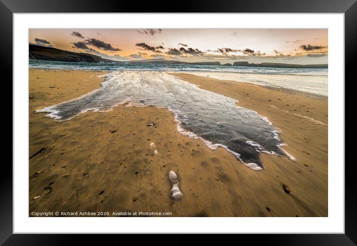 A finger of water reaches out Framed Mounted Print by Richard Ashbee