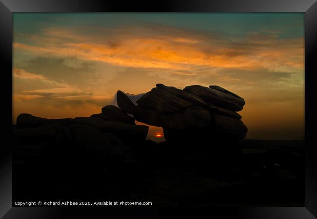 Higger Tor Sunrise, Derbyshire Framed Print by Richard Ashbee