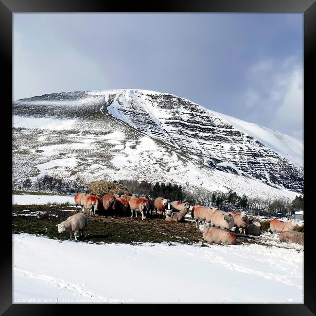 Mam Tor mountain, Derbyshire, UK. Framed Print by john hill