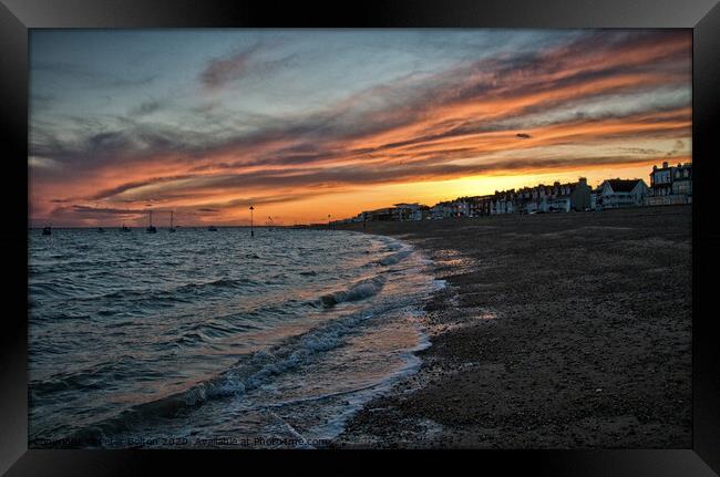 Sunset at  Southend on Sea, Essex, UK. Framed Print by Peter Bolton